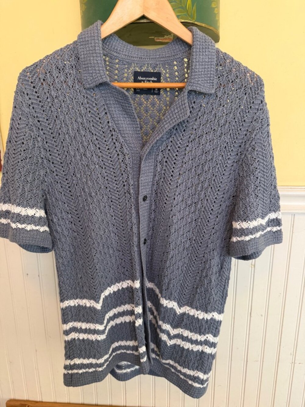 Abercrombie & Fitch men's Blue Crochet Short Sleeve Button-Up Cardigan M